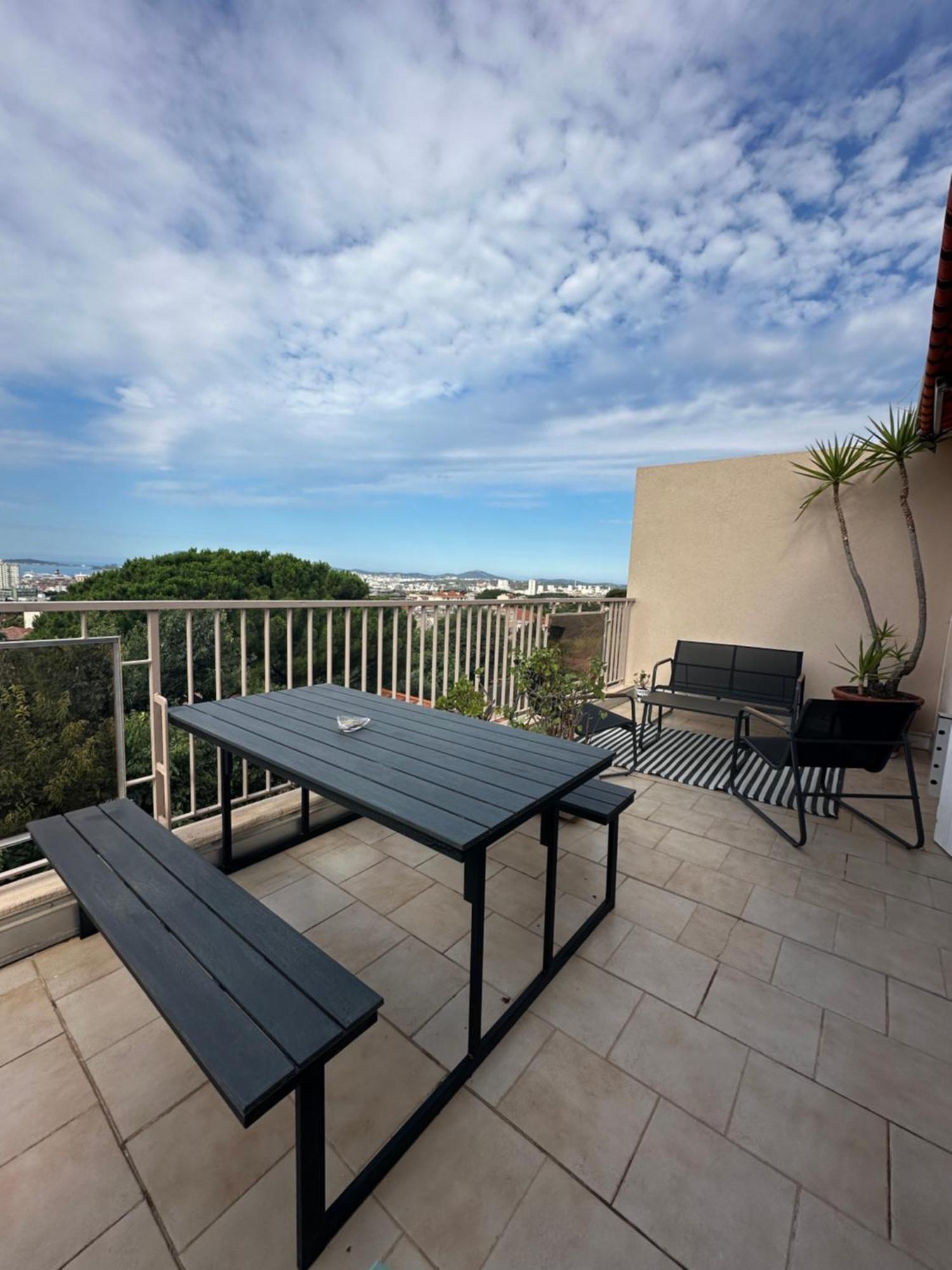 Ferienwohnung T4 Avec Terrasse Et Garage Prive Toulon Exterior foto