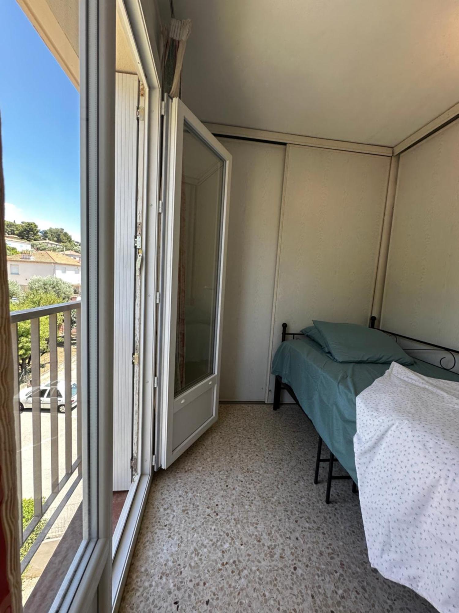 Ferienwohnung T4 Avec Terrasse Et Garage Prive Toulon Exterior foto
