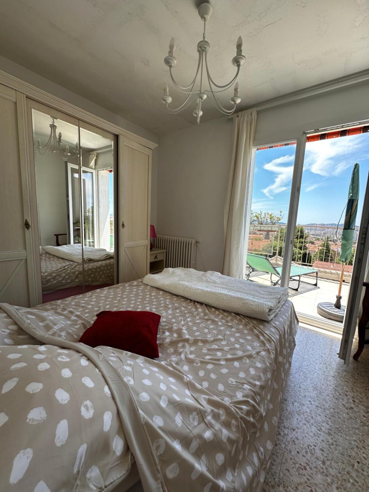 Ferienwohnung T4 Avec Terrasse Et Garage Prive Toulon Exterior foto